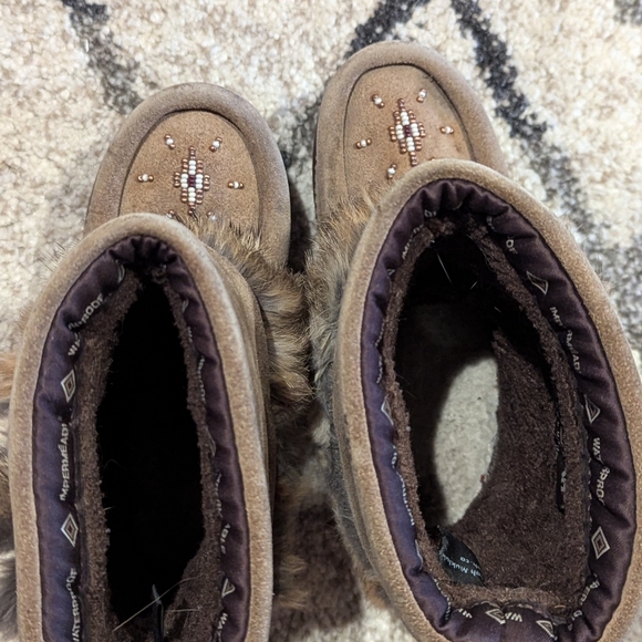 Manitobah Mukluks Waterproof Snowy Owlet, Size 9 - Picture 2 of 11